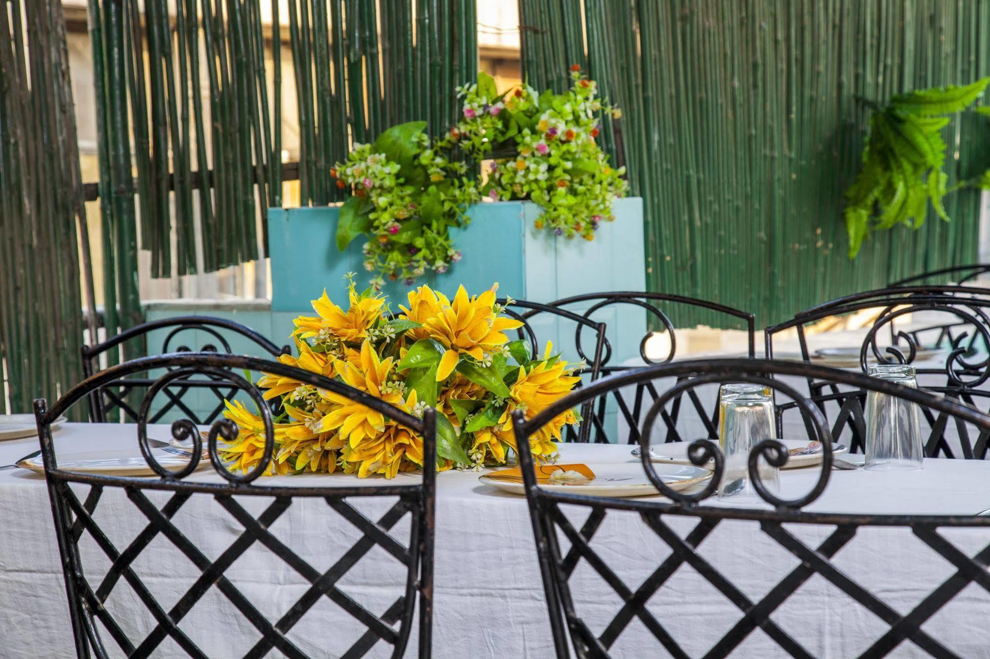 Hotel Sunshine Delhi  Exterior photo