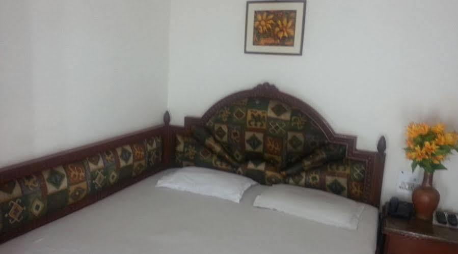Hotel Sunshine Delhi  Exterior photo