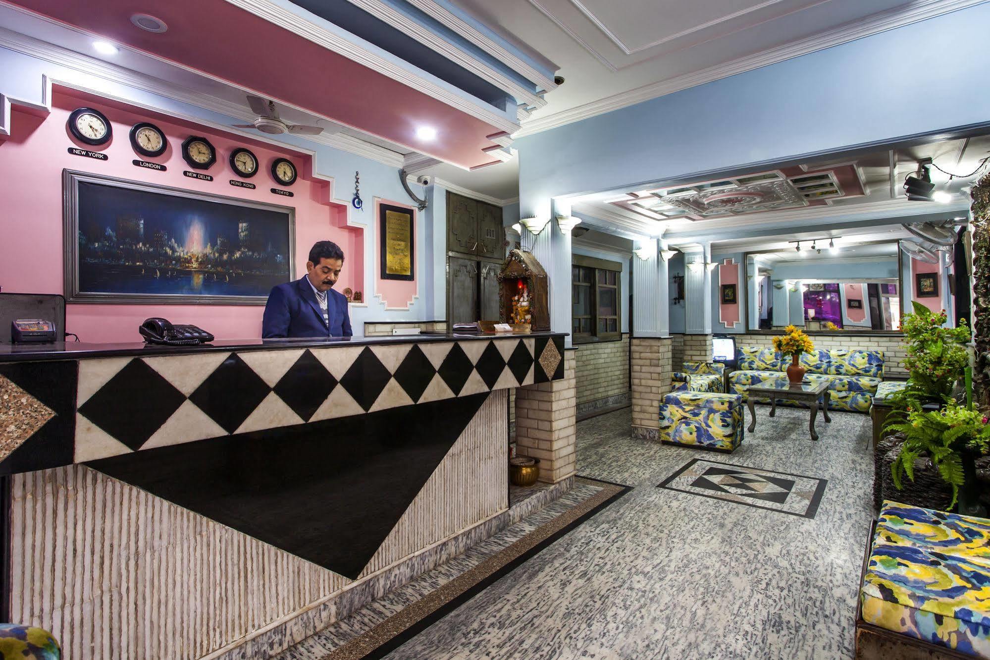 Hotel Sunshine Delhi  Exterior photo